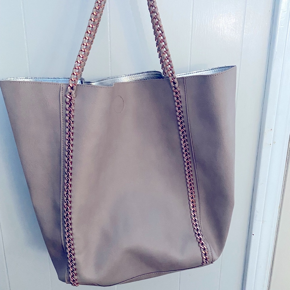 Beige bag with rose gold handles